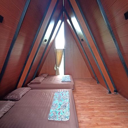Wawowow Hotel Tomohon ภายนอก รูปภาพ