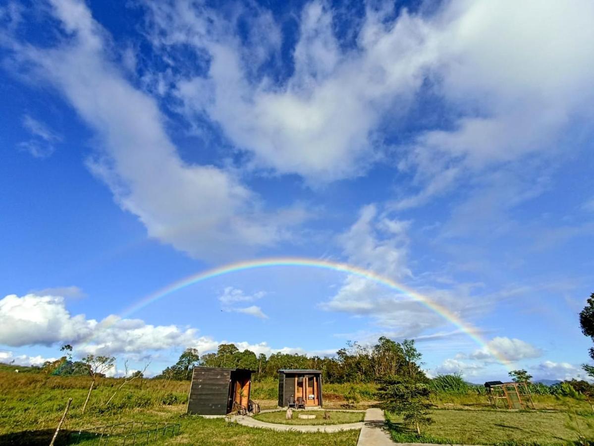 Wawowow Hotel Tomohon ภายนอก รูปภาพ